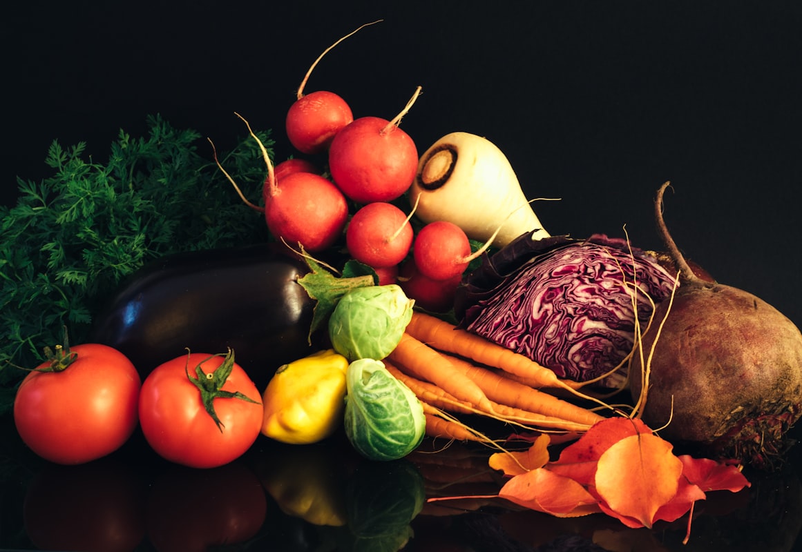 Herbstgemüse Kürbis und Wurzelgemüse